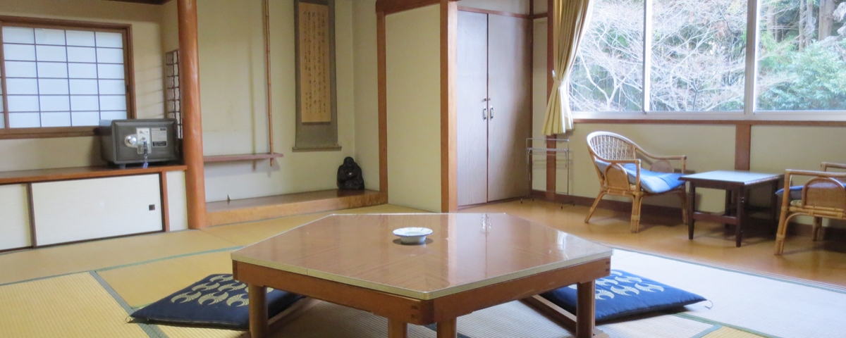 旅館　芳泉閣