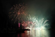 忘年熱海海上花火大会