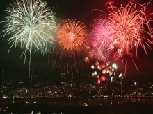 2月12日(月休)熱海海上花火大会