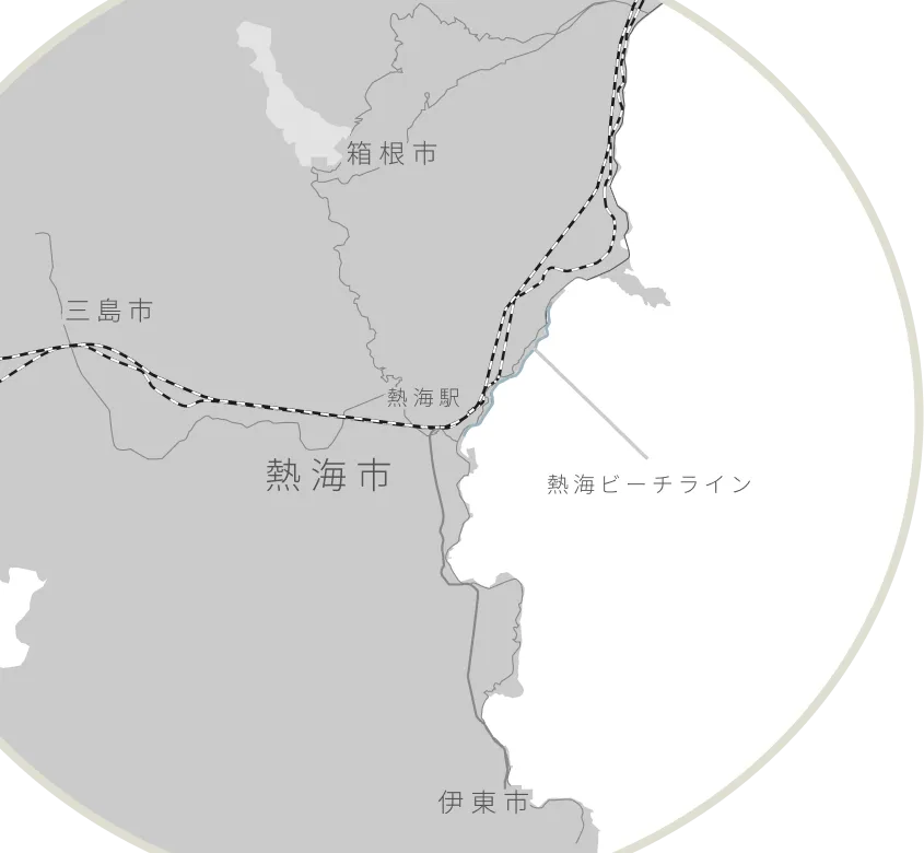 熱海市とその周辺地域の地図。熱海駅を中心に、車のアイコンと番号で示された4つのポイントが表示されている。1は熱海ビーチライン沿い、2は箱根市寄り、3は三島市寄り、4は伊東市寄りに位置。主要な道路と鉄道路線も描かれている。