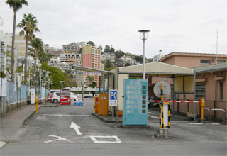 東駐車場