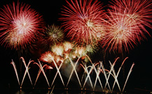 Atami Waterfront Fireworks Festival (April to December)