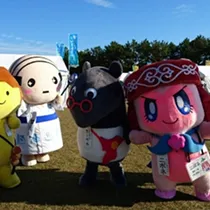 キャラクターたちとあつお