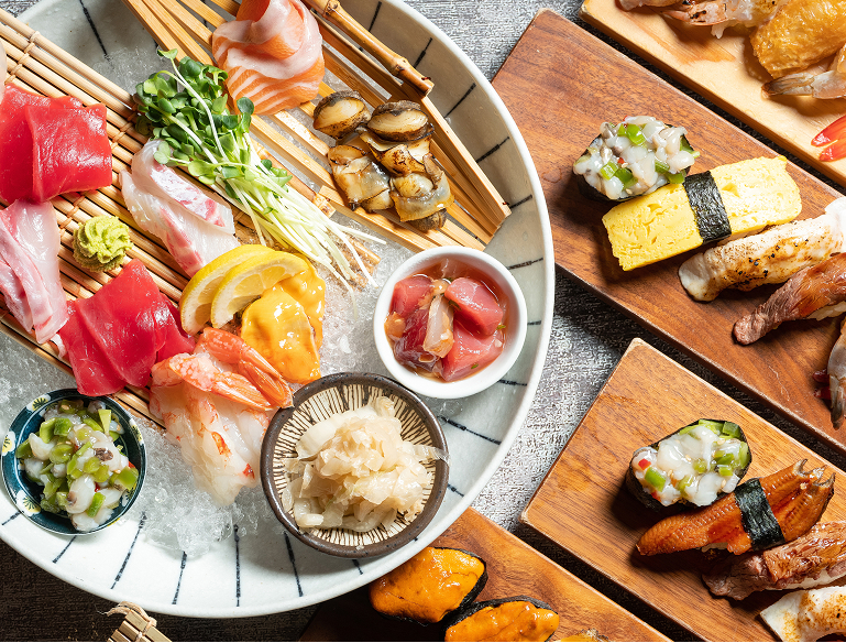 写真：バイキングの夕食１枚目